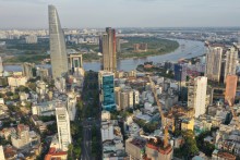 HCMC office buildings see fewer tenants