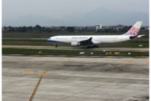 Cần 4.200 tỷ đồng sửa đường băng Nội Bài và Tân Sơn Nhất