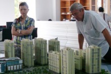 Doanh nghiệp địa ốc nội dè dặt với khách ngoại