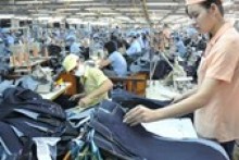 Fun run aims to raise awareness about health, safety in Vietnam garment factories