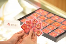'Vàng ép vỉ DOJI thích hợp đầu tư, tích trữ, quà tặng'