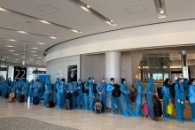 Hơn 340 công dân Việt Nam từ Nhật về nước