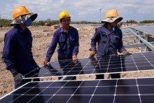 US waives tariffs on Vietnam solar panels