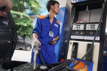 Xăng giảm giá từ 15h