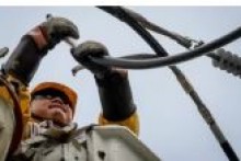 Power utility mobilizes oil-fired electricty as water supply falls