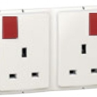 PEARLM BS 13A 2G SWITCHED LED 